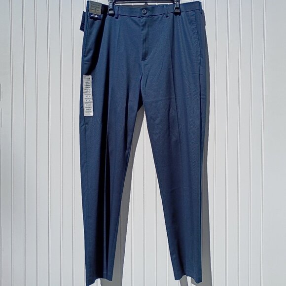 HAGGAR Khaki Pants Mens 38 x 34 Navy Blue Stretch Twill Comfort Slacks Flat NWT - Picture 1 of 13